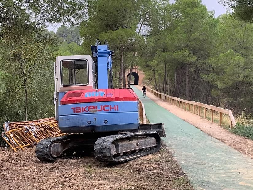 Giratoria Orugas Takeuchi Tb55
