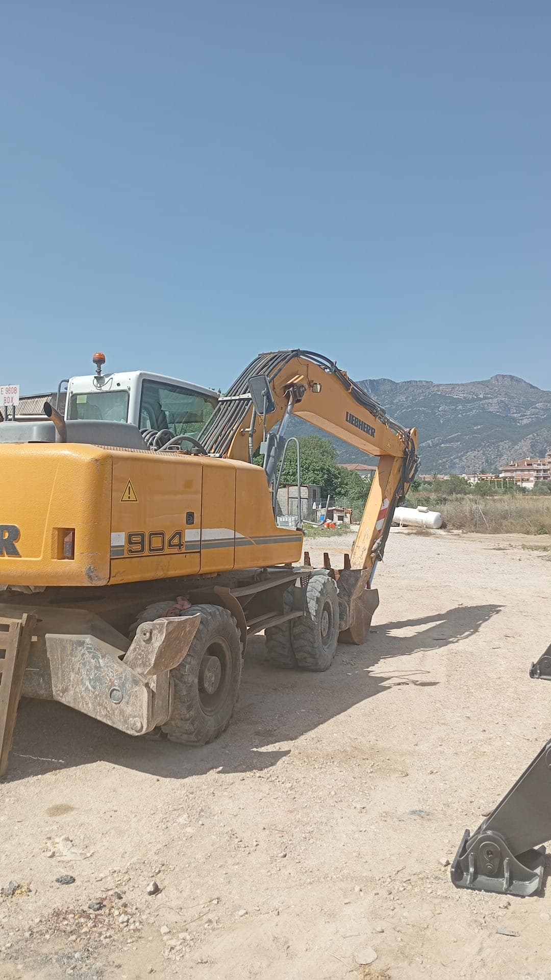 Giratoria Liebherr 904